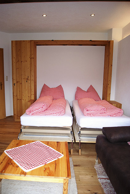 Wohnzimmer Zustellbett